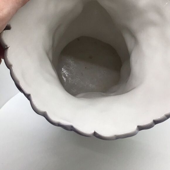 Vintage M. Requena Porcelain Dove Vase - Picture 2 of 7